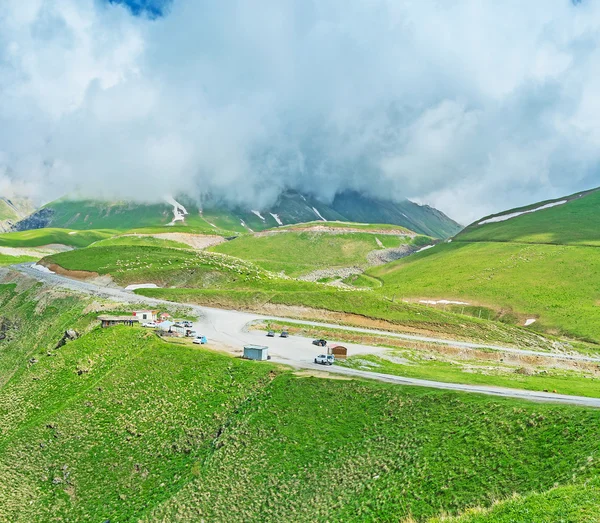 In bewölkten Bergen — Stockfoto