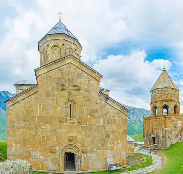 Het complex van Gergeti kerk — Stockfoto