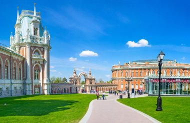 Tsaritsyno'da yürüyün