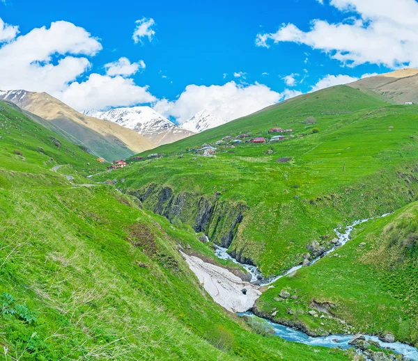 Los asentamientos montañosos del Cáucaso — Foto de Stock