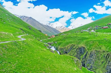 Chaukhi Range'e yürüyüş
