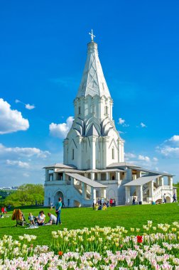 Kolomenskoye beyaz laleler