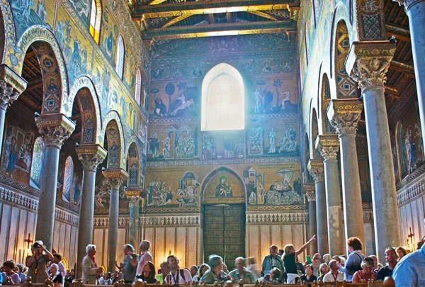 Lo splendido interno della Cattedrale di Monreale — Foto Stock