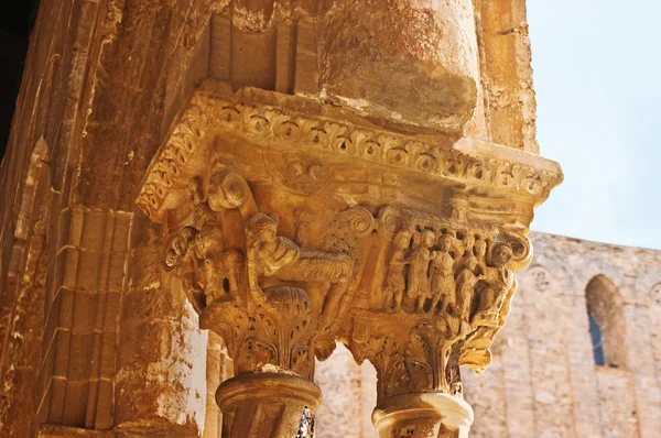 Las columnas del jardín de la Catedral de Monreale — Foto de Stock