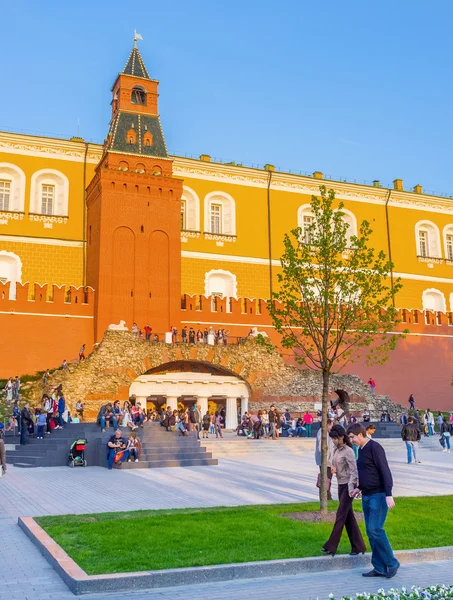 The Middle Arsenalnaya Kremlin tower — Stock Photo, Image