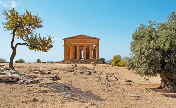 Τον αρχαίο ναό — Φωτογραφία Αρχείου