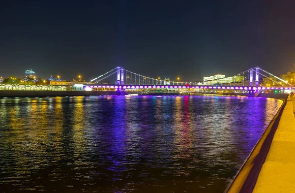 A Ponte da Crimeia em luzes — Fotografia de Stock
