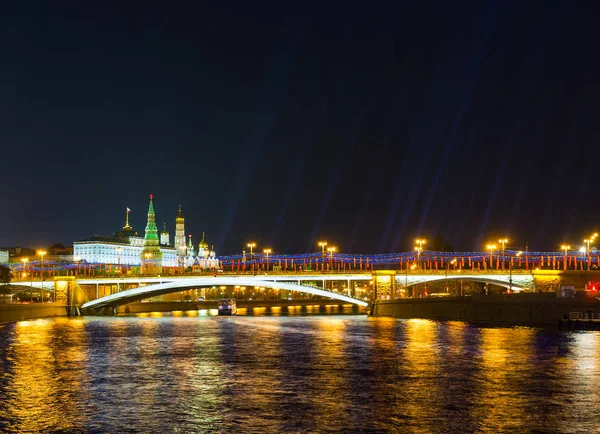 モスクワで大きい石造りの橋 — ストック写真