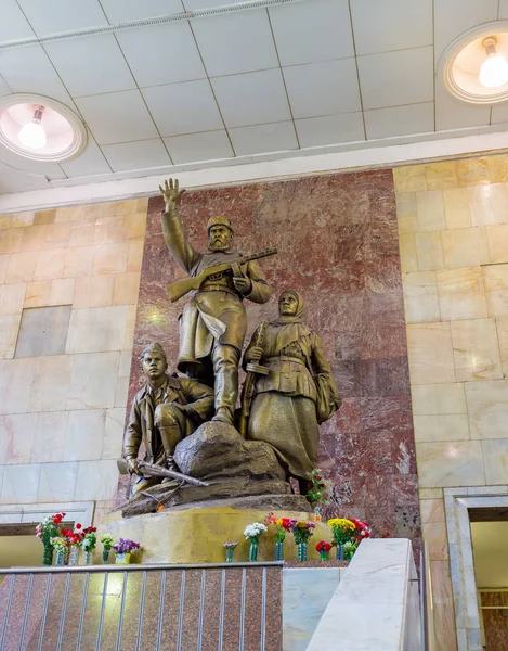 Monumento a los partisanos en el Metro de Moscú — Foto de Stock