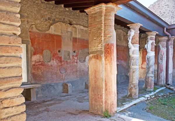 Las paredes pintadas en villa antigua — Foto de Stock