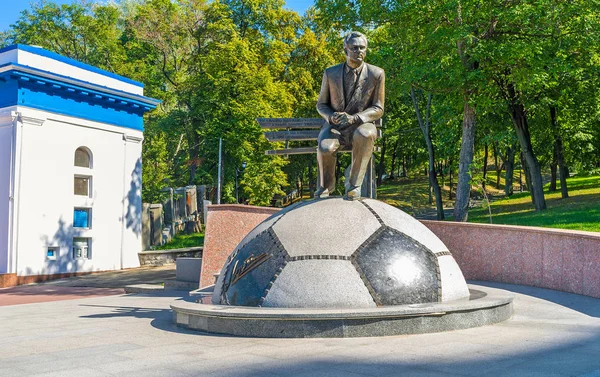 Monumentet till Valeriy Lobanovskiy — Stockfoto