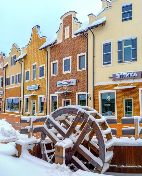 La rueda de agua en la nieve — Foto de Stock