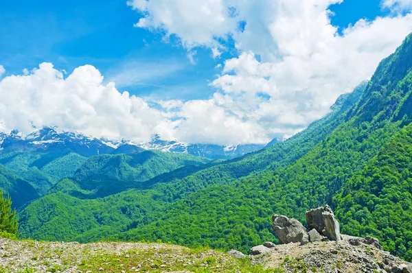 As montanhas de Upper Svaneti — Fotografia de Stock