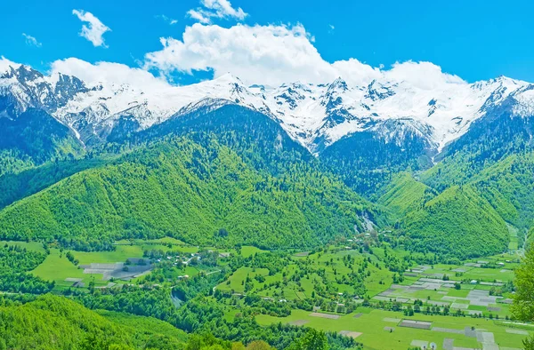 Gården landar i Svanetien — Stockfoto