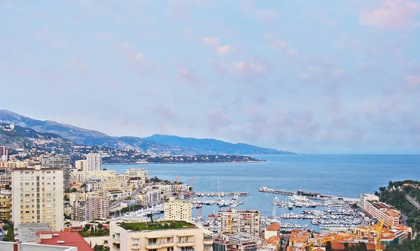 El atardecer sobre el Puerto Hércules — Foto de Stock