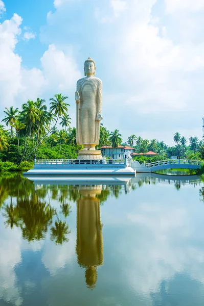 Buddha szobor Peraliya — Stock Fotó