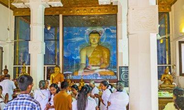 Bodhi ağacı tapınağı ziyaret