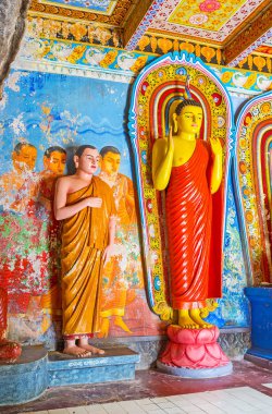 Anuradhapura ziyaret Rock tapınakta