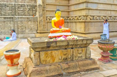 Heykel, lotus çiçekleri