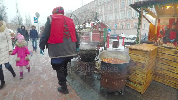 Рождественский уличный напиток — стоковое видео