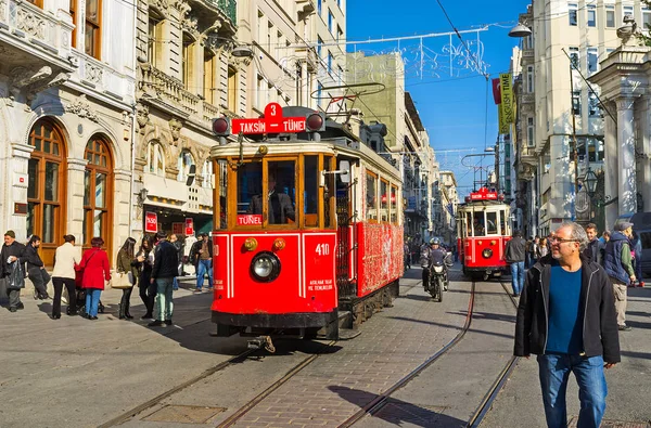 Die alten straßenbahnen in istanbul — Stockfoto