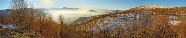 Panorama z mgłą doliny — Zdjęcie stockowe