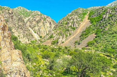 Rocky Gissar dağlar