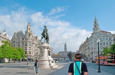 Özgürlük Meydanı topluluğu