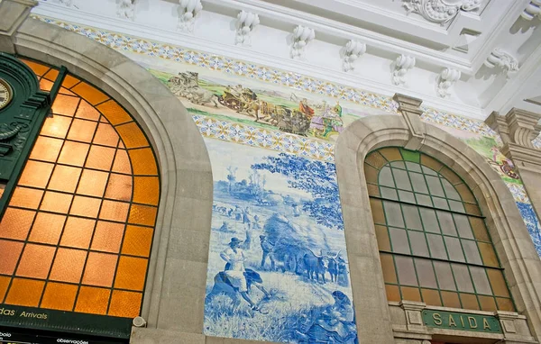 Azulejo döşeli dekorlar