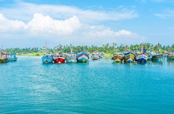 The blue waters in harbor — Stock Photo, Image