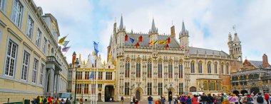 Bruges'deki Burg Meydanı Panoraması