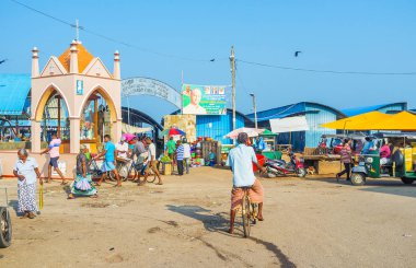 Negombo Balık pazarı girişinde