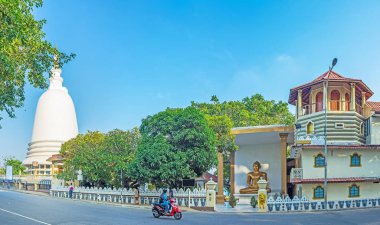 Sri Sambuddhaloka Viharaya Tapınağı Panoraması