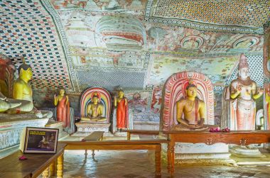 Dambulla mağaraları ziyaret