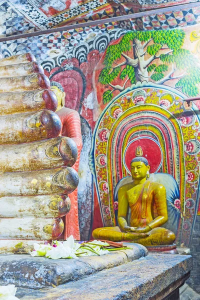 Statyn av Ananda i grottan av Dambulla — Stockfoto