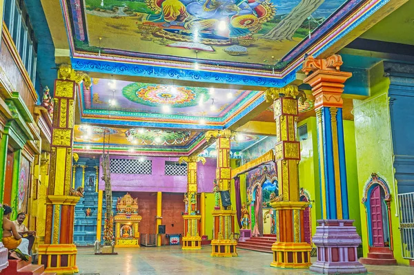 Ausflug zum tamilischen Hindu-Tempel — Stockfoto