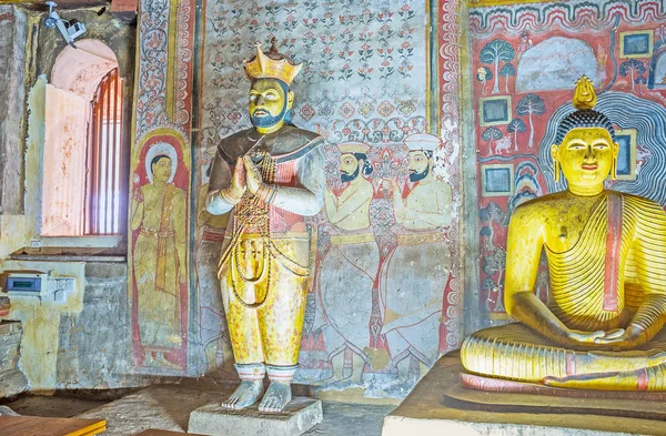 Statue des Königs im Dambulla-Tempel — Stockfoto