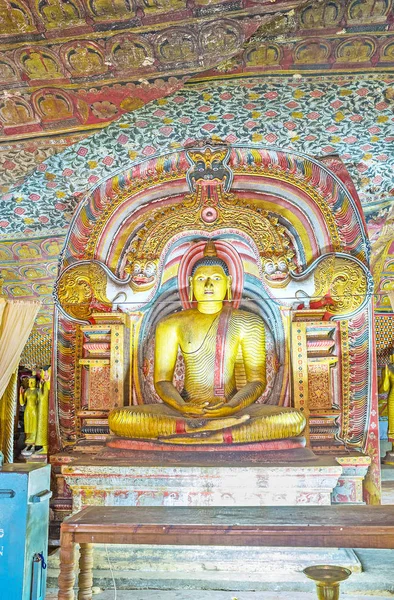 Der Lord Buddha im Drachenbogen — Stockfoto