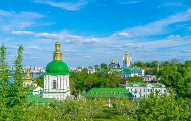Lavra bahçeleri