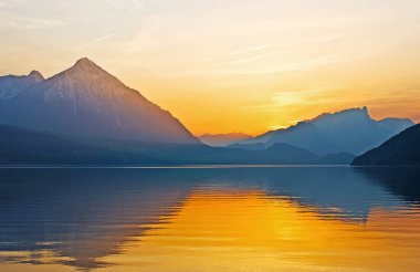 Thun Gölü