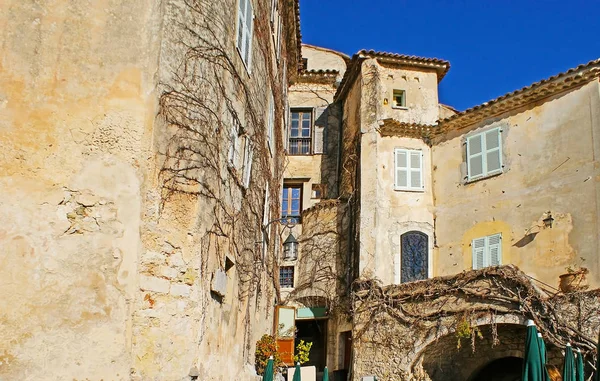 The old buildings of Eze — Stock Photo, Image