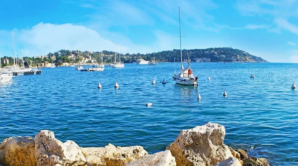 The white yacht in Darse harbor — Stock Photo, Image