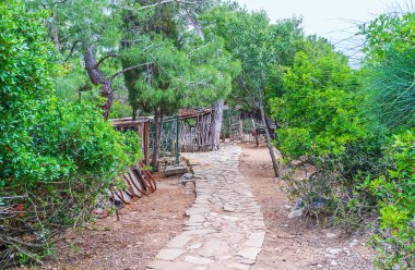 Yörük parkında taş yolu