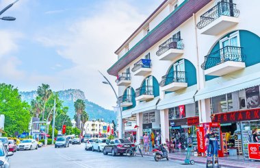 Kemer sokaklarında