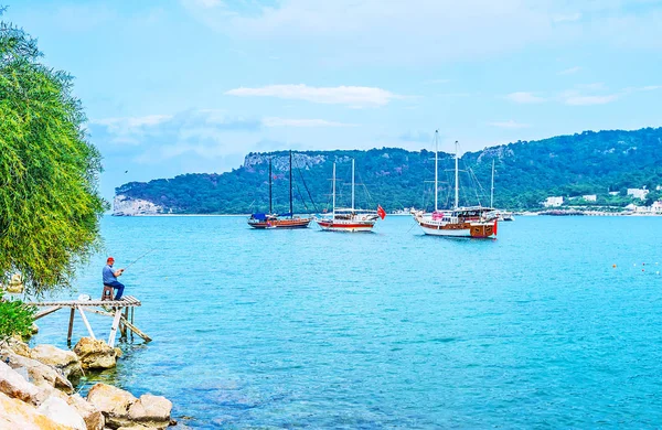 The yachts in harbor of Kemer — Stock Photo, Image