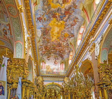 Kilise görkemli iç