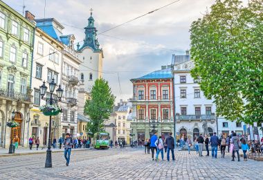 Lvov Market Square Konakları