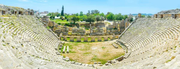 De grote amfitheater — Stockfoto