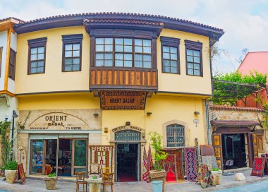 Antalya geleneksel Halı deposunda