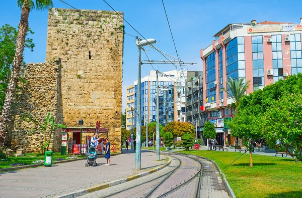 O Antalya antigo e moderno — Fotografia de Stock